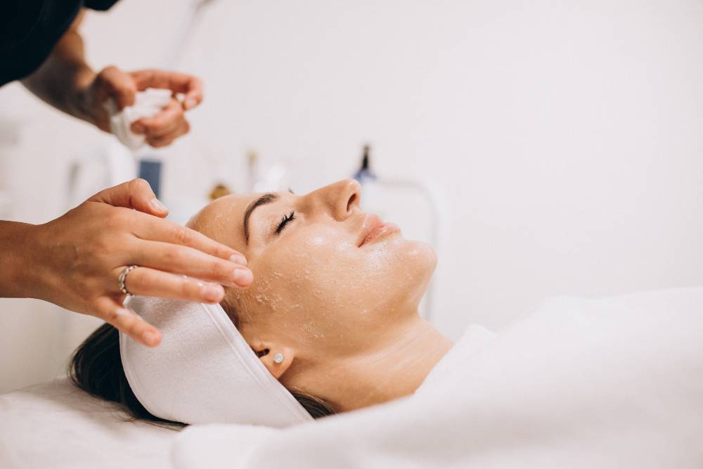 Chemical Peel Process: What to Expect Day by Day